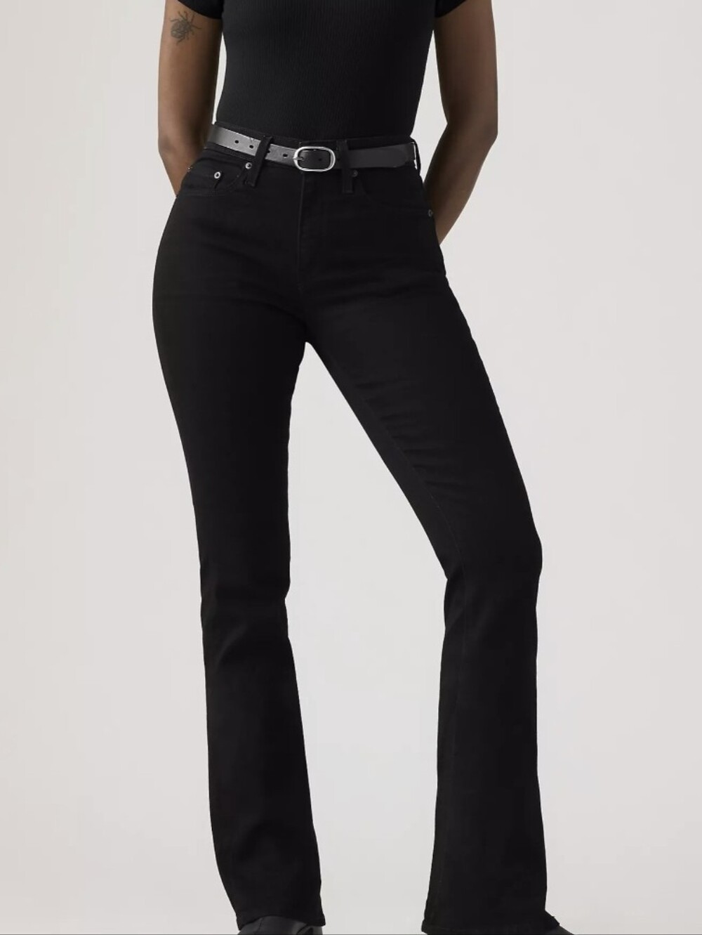 Levi's Women's 725 Black High-Rise Bootcut Jeans W31 L32